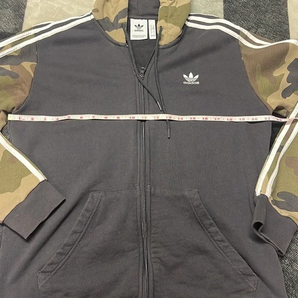 Adidas - Picture 9 of 13